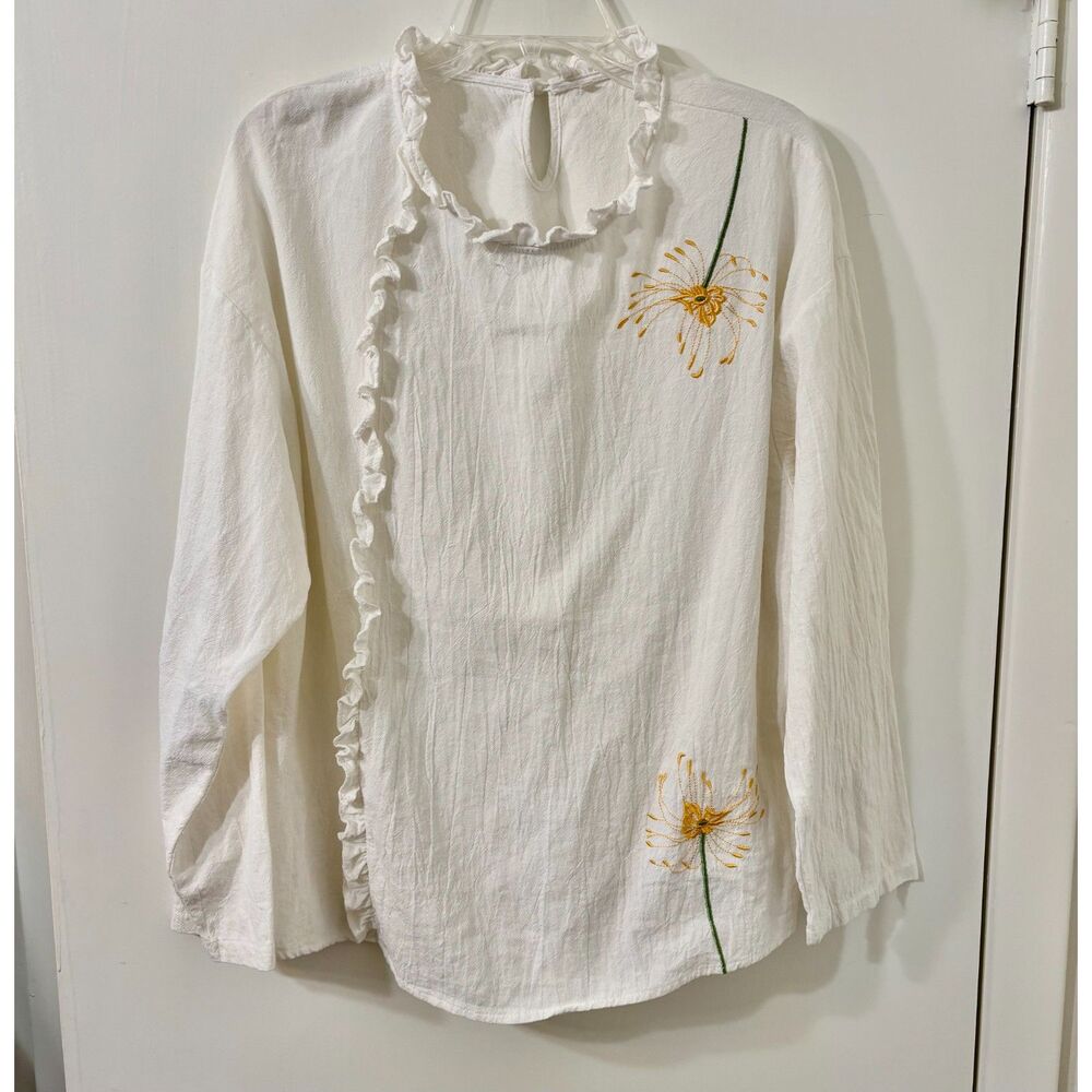 Higanbana - Japanese Yellow Spider Lily - 3X White Seersucker Embroidered Blouse